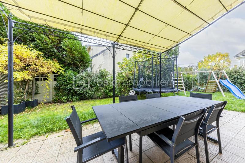 Maison traditionnelle - 123 m² - 6 pièces