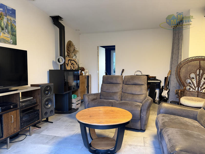 Maison - 575 m² - 6 pièces