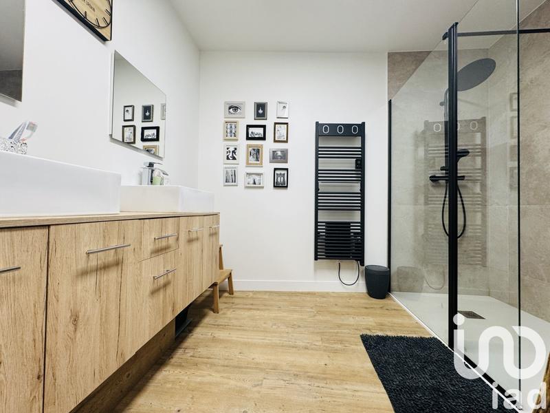 Maison - 188 m² - 8 pièces