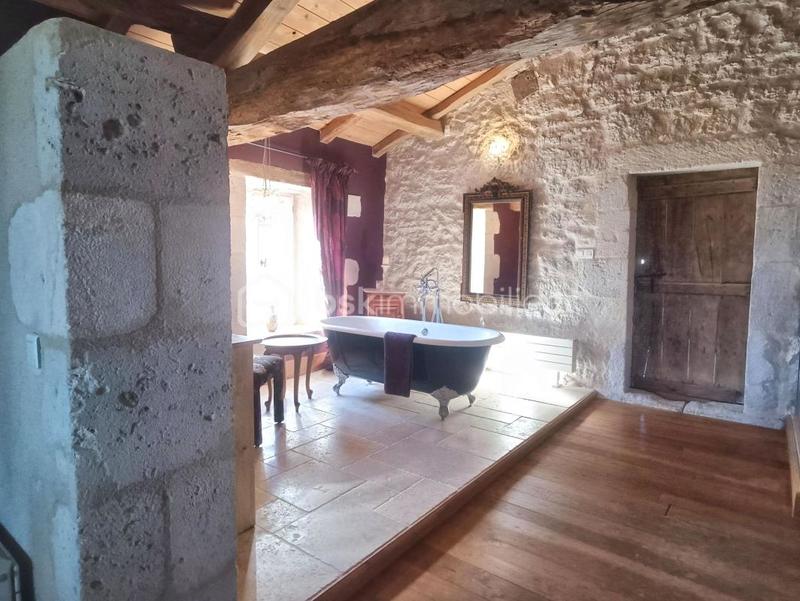 Demeure - 321 m² - 10 pièces