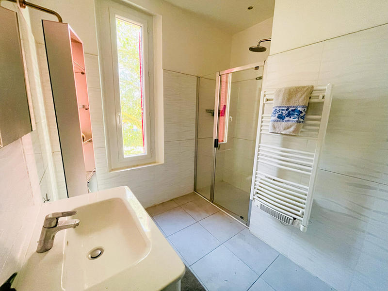 Maison - 239 m² - 7 pièces