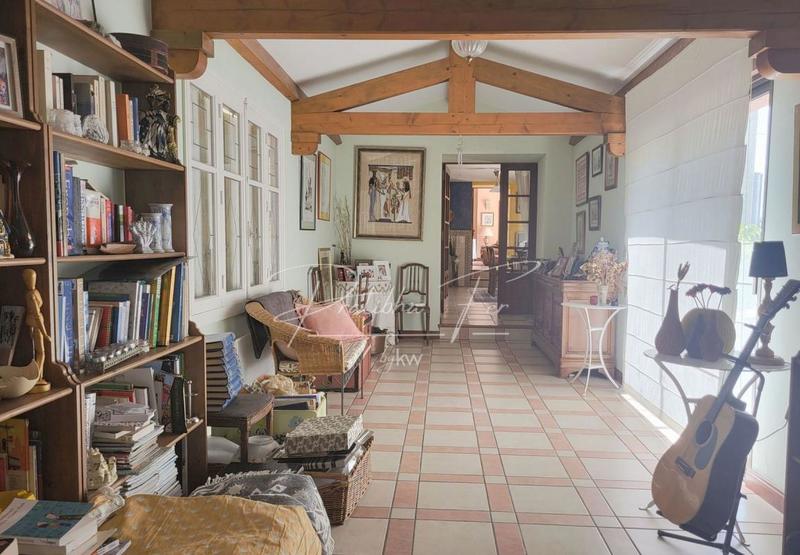 Maison - 251 m² - 8 pièces