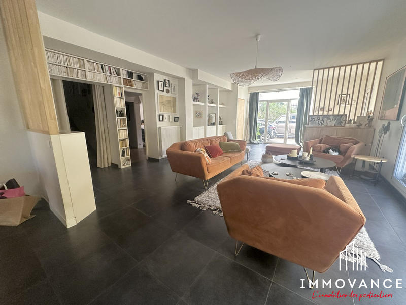 Villa - 225 m² - 8 pièces