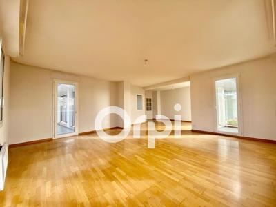 Appartement - 102 m² - 3 pièces