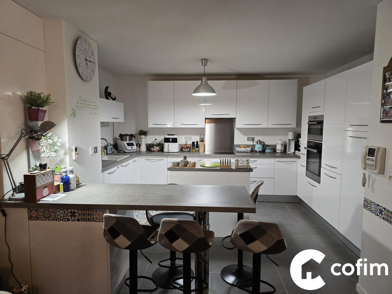 Appartement - 75 m² - 3 pièces