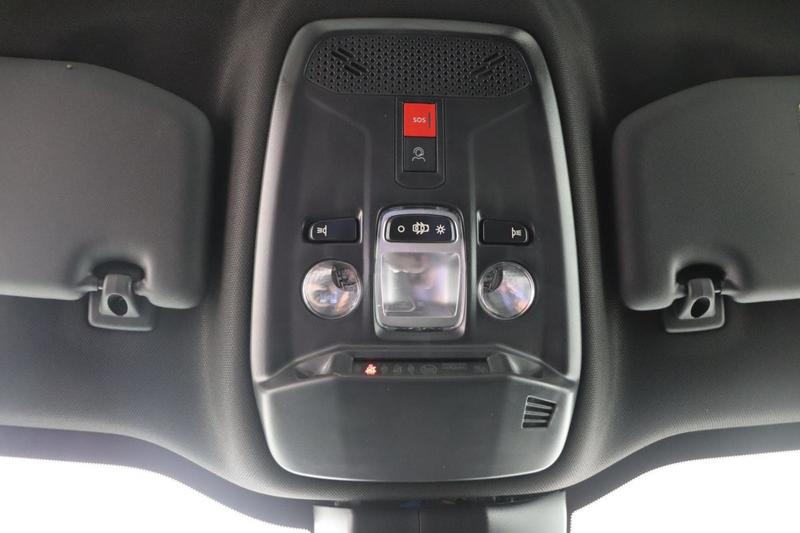 Peugeot 2008 II (2) 1.2 Hybrid 145 Style E-Dcs6