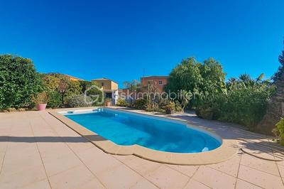 Maison traditionnelle - 154 m² - 6 pièces