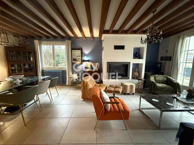 Pavillon - 163 m² - 7 pièces