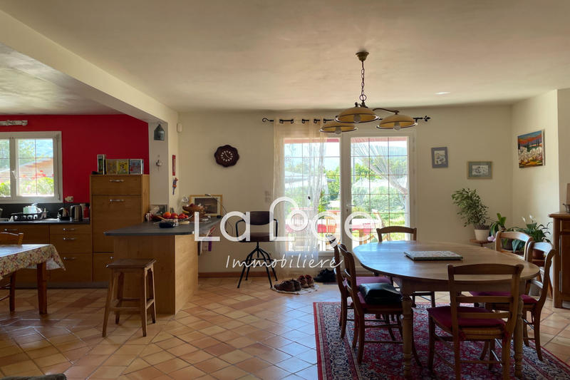 Maison - 224 m² - 7 pièces