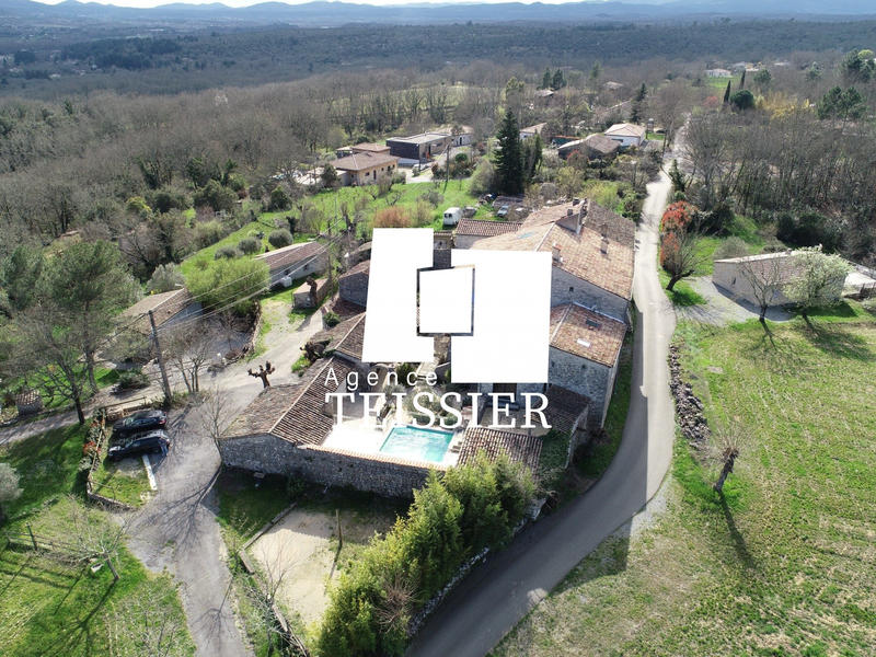 Mas - 450 m² - 14 pièces