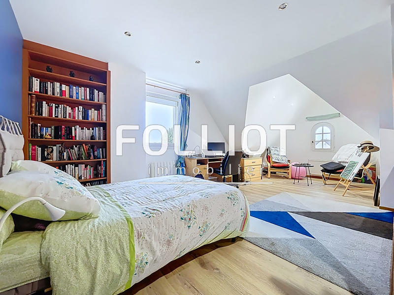 Maison - 140 m² - 5 pièces