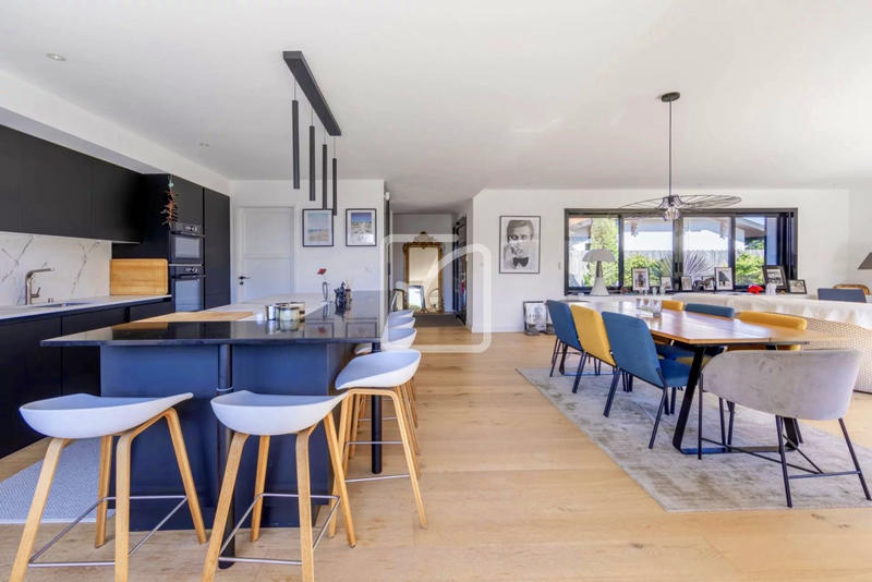 Maison - 160 m² - 6 pièces