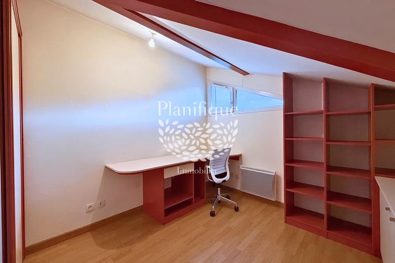 Appartement - 101 m² - 4 pièces