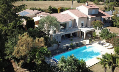 Maison - 219 m² - 7 pièces