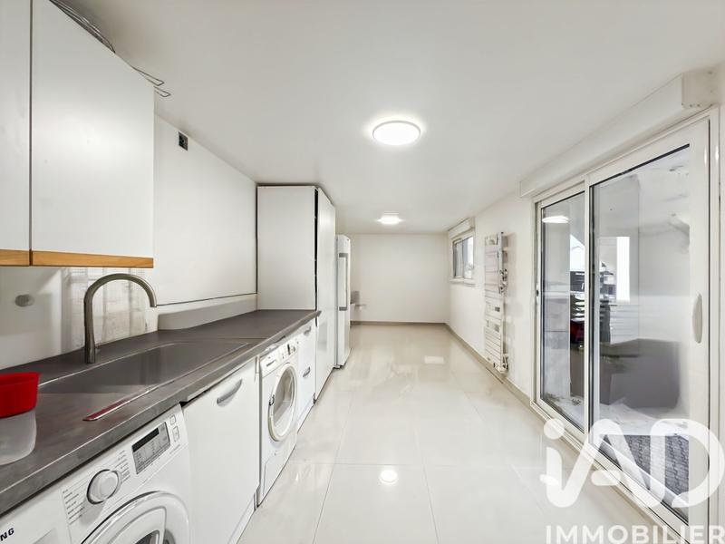 Maison - 270 m² - 8 pièces