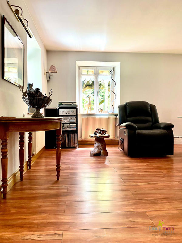 Maison - 333 m² - 12 pièces