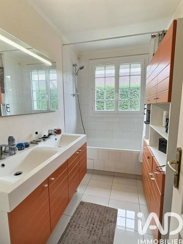 Maison - 213 m² - 8 pièces