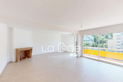 Appartement - 106 m² - 4 pièces