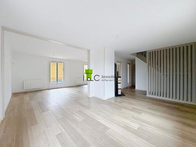 Maison - 104 m² - 6 pièces