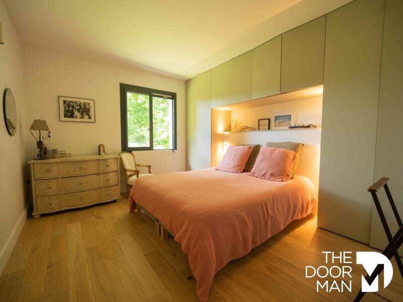 Maison - 264 m² - 10 pièces