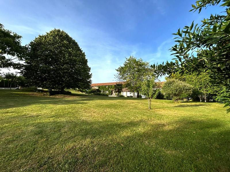 Maison - 205 m² - 8 pièces