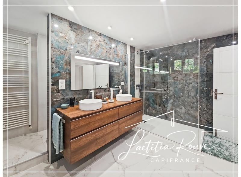 Appartement - 254 m² - 6 pièces