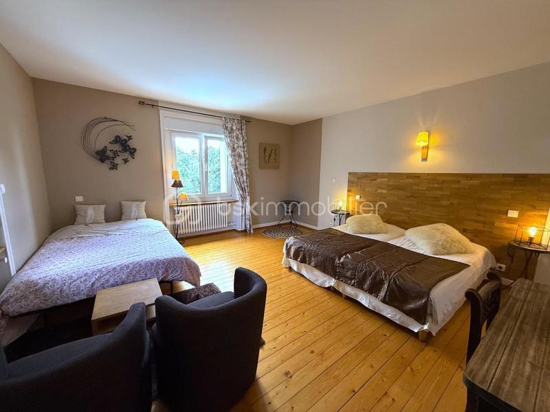 Maison - 303 m² - 10 pièces