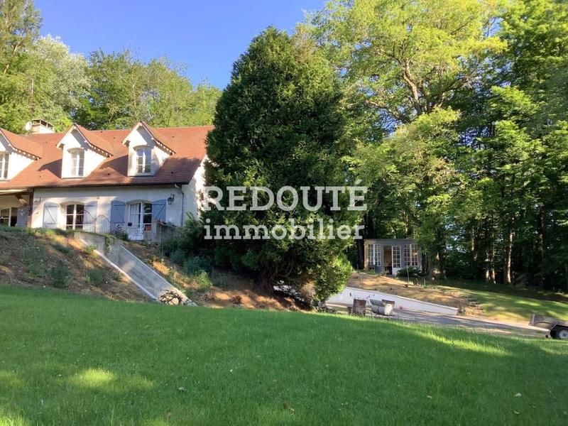 Propriété - 239 m² - 8 pièces