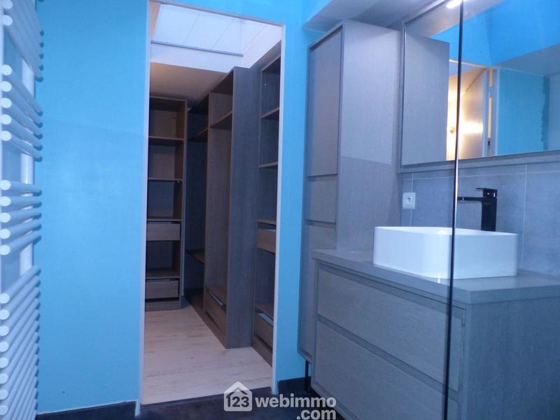 Loft - 203 m² - 8 pièces