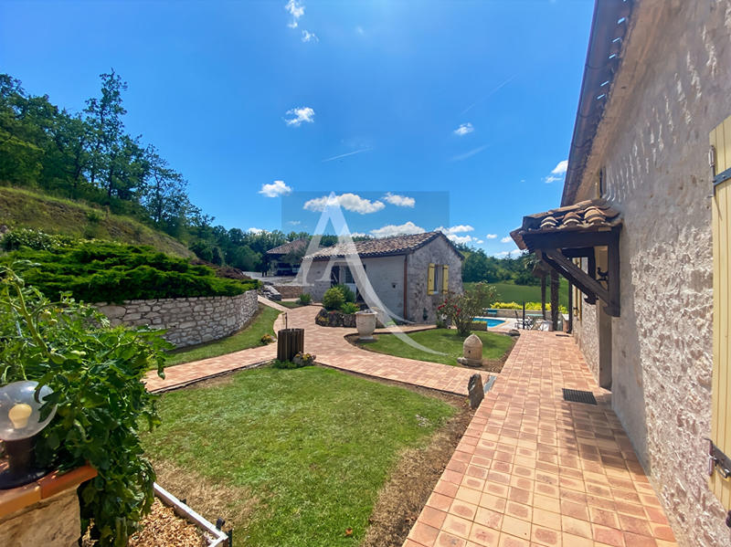 Maison - 180 m² - 6 pièces