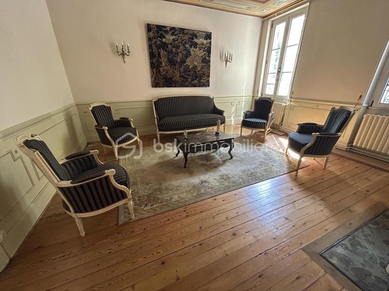 Maison - 255 m² - 10 pièces