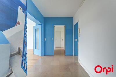 Appartement - 81 m² - 3 pièces