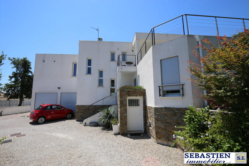 Maison contemporaine - 243 m² - 7 pièces