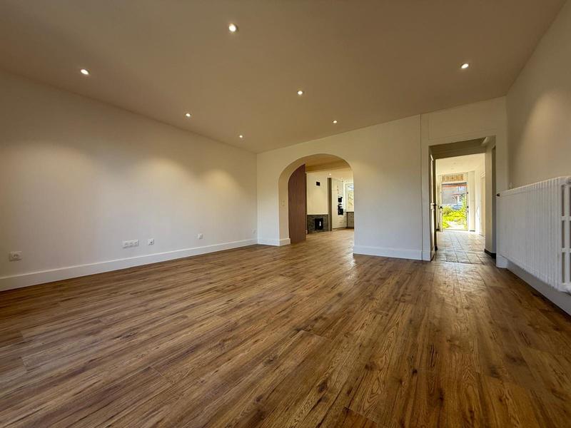 Maison ancienne - 306 m² - 8 pièces