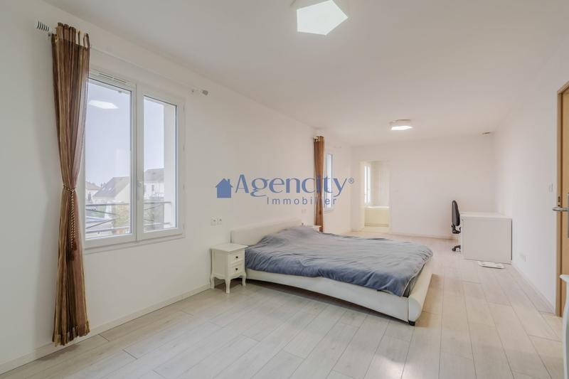 Maison - 145 m² - 6 pièces