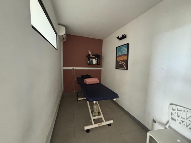 Local d'activités - 59 m² - 4 pièces