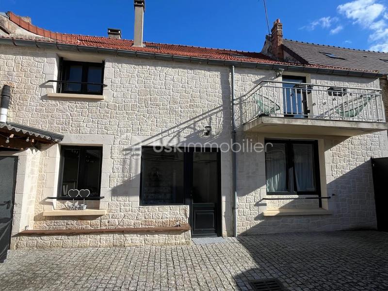 Maison - 232 m² - 8 pièces