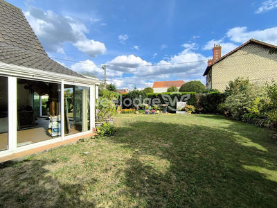 Maison - 231 m² - 7 pièces