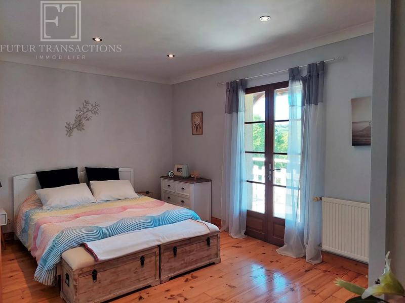 Maison - 188 m² - 8 pièces