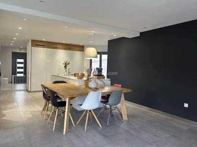 Maison - 136 m² - 5 pièces