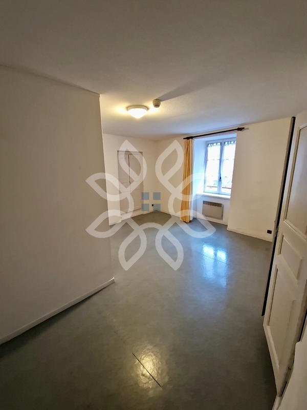 Propriété - 380 m² - 27 pièces