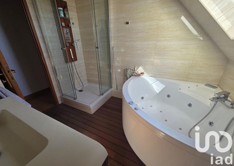 Maison - 170 m² - 5 pièces