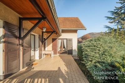 Maison - 201 m² - 8 pièces