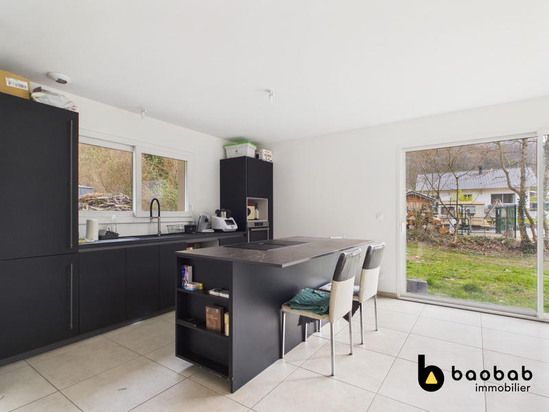 Maison - 97 m² - 3 pièces