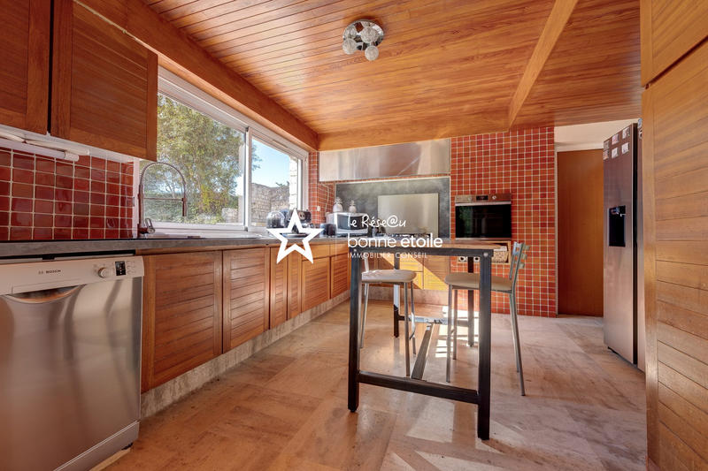 Maison - 215 m² - 7 pièces