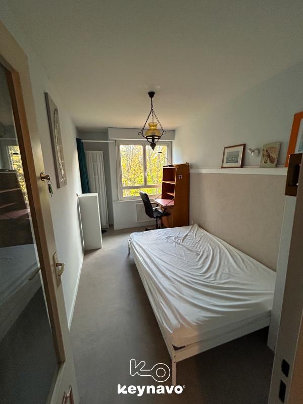 Chambre - 85 m² - 5 pièces