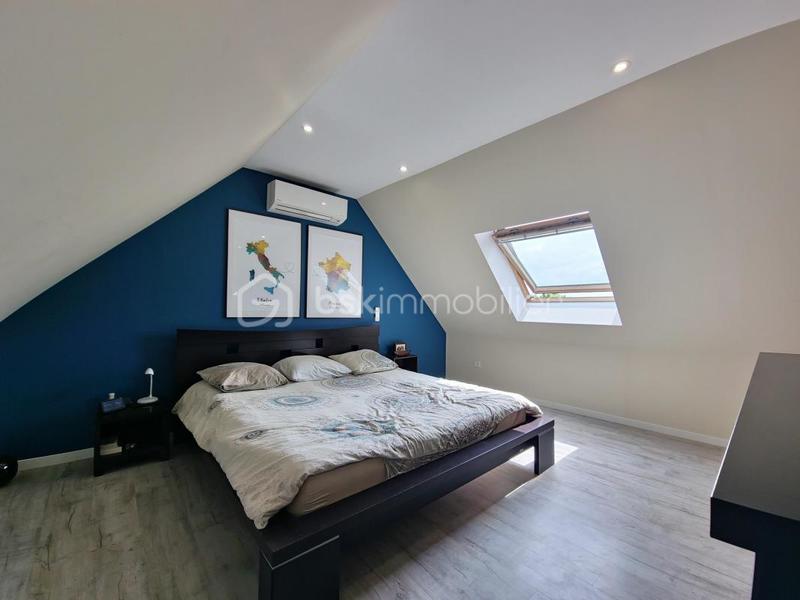 Maison - 220 m² - 7 pièces