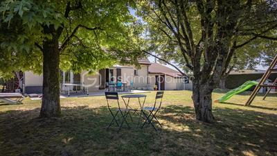 Maison traditionnelle - 149 m² - 6 pièces