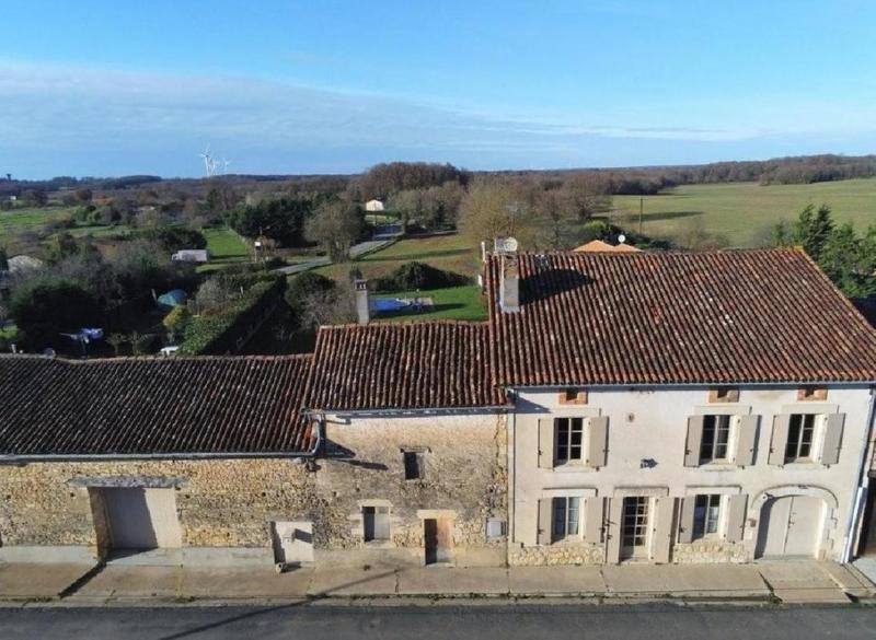 Maison - 210 m² - 7 pièces