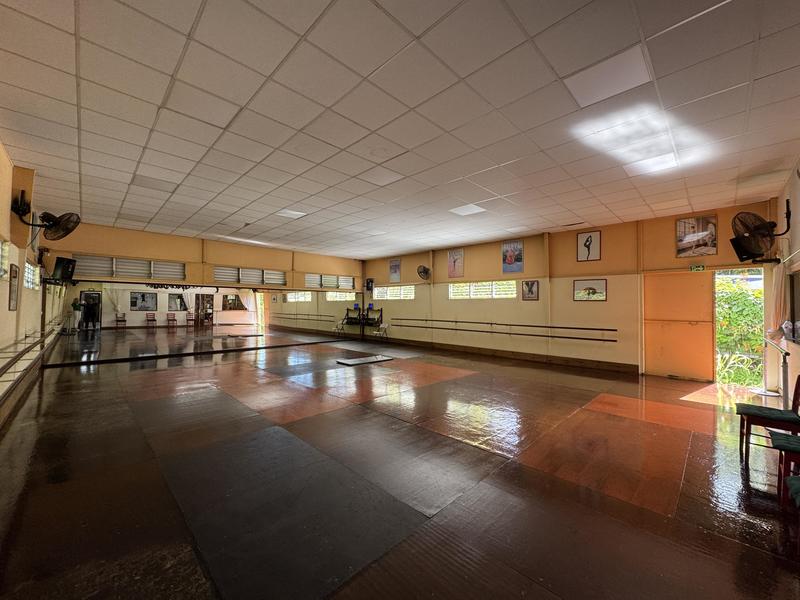 Local commercial - 340 m² - 5 pièces